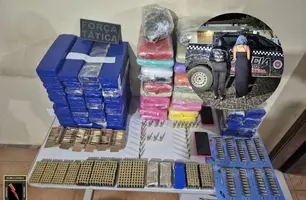 Passageiras de ônibus são presas com arsenal e 62 kg de drogas em Paulistana (Foto: Divulgação/PMPI)
