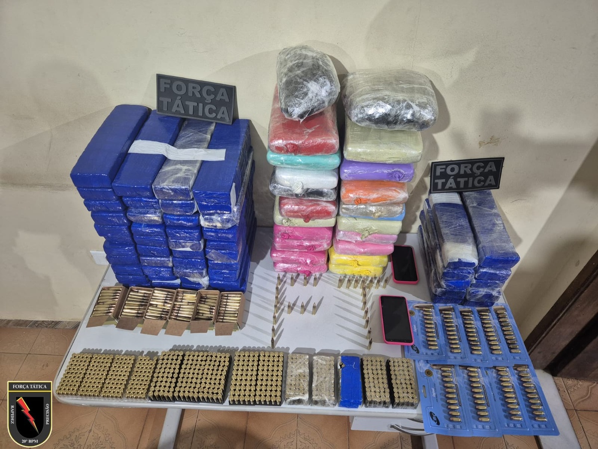 Passageiras de ônibus são presas com arsenal e 62 kg de drogas em Paulistana