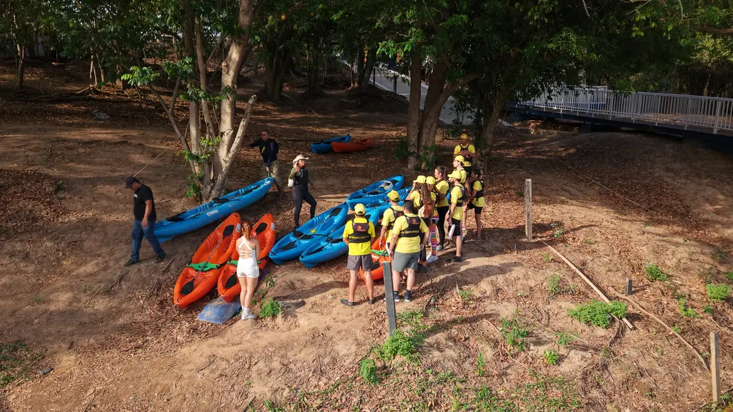 Passeio de caiaque no rio Poty une aventura, lazer e consciência ambiental