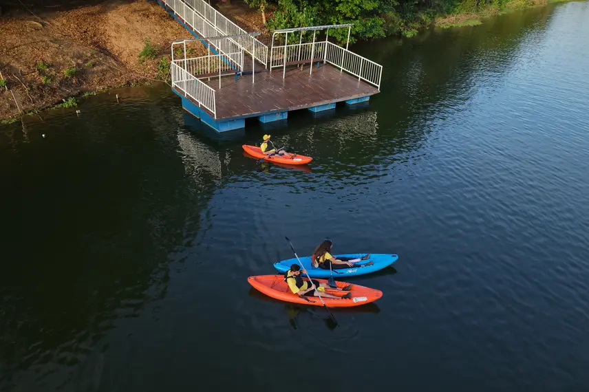 Passeio de caiaque no rio Poty une aventura, lazer e consciência ambiental