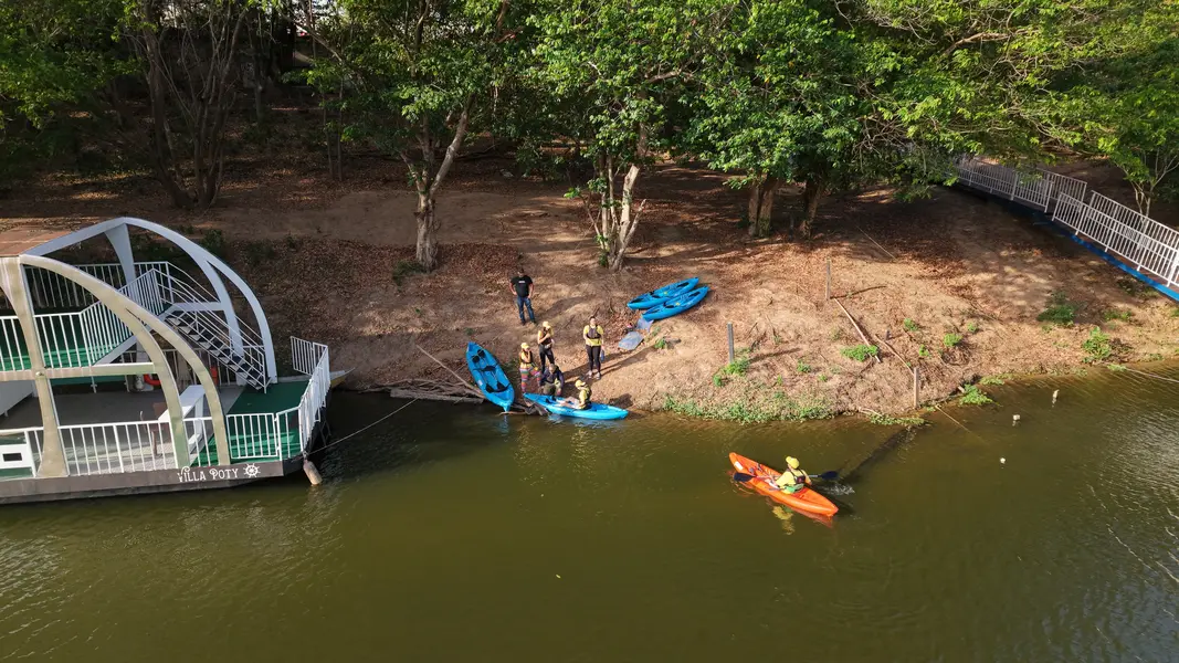 Passeio de caiaque no rio Poty une aventura, lazer e consciência ambiental