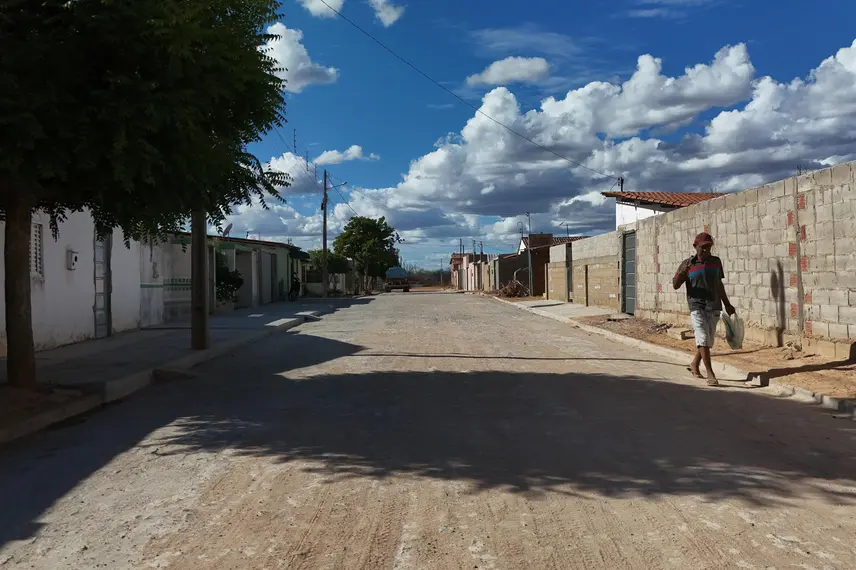 Prefeito de Dirceu Arcoverde destaca avanços em infraestrutura no município