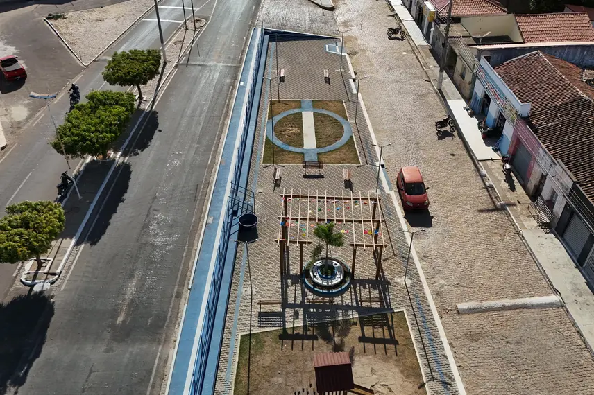 Prefeito de Dirceu Arcoverde destaca avanços em infraestrutura no município