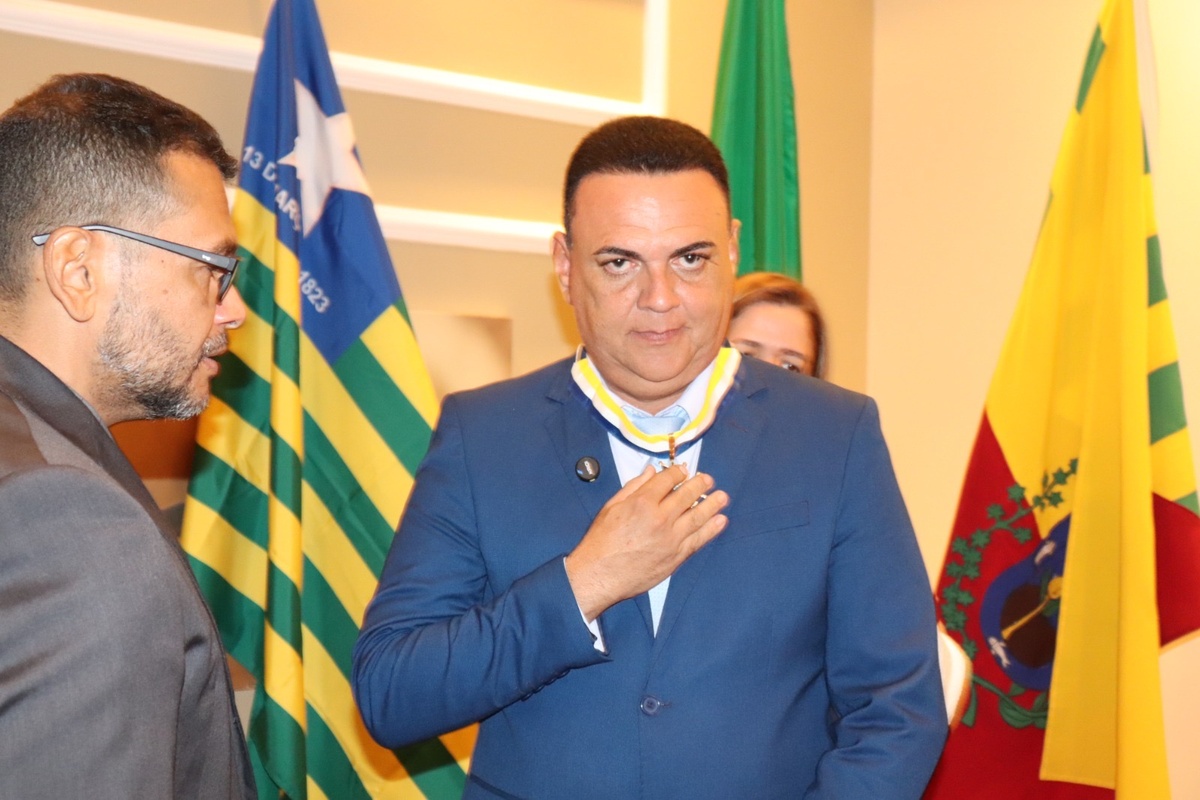 Prefeito Rogério Castro é homenageado pela Justiça Federal em São Raimundo Nonato