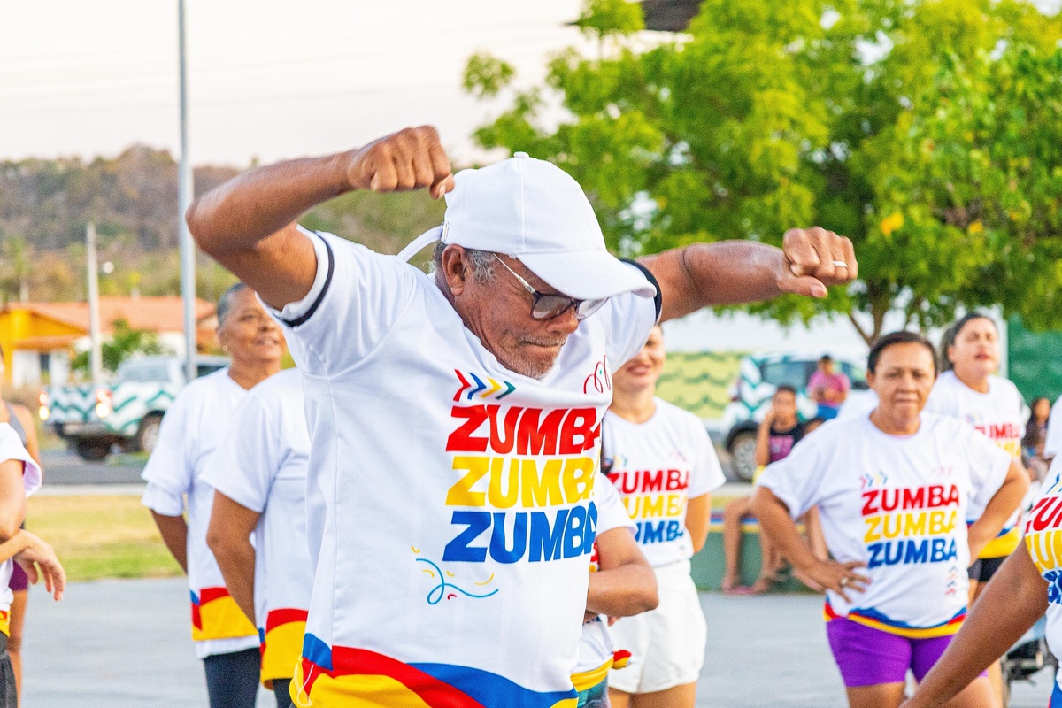 Prefeitura de Lagoa do Piauí realiza 1º Aulão de Zumba na Praça Principal