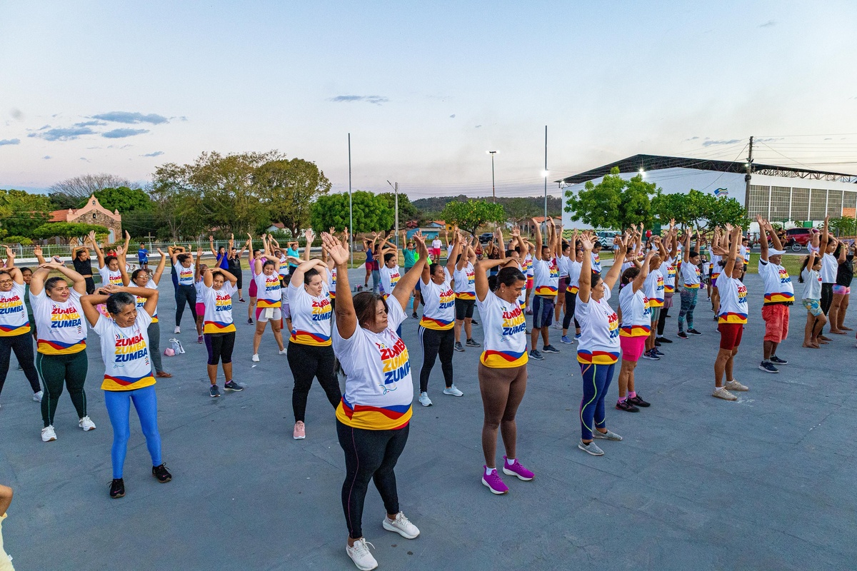 Prefeitura de Lagoa do Piauí realiza 1º Aulão de Zumba na Praça Principal