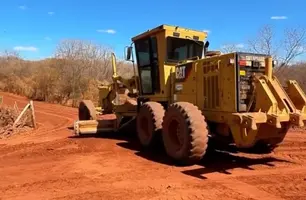 Prefeitura de Picos dá início a recuperação de 28 quilômetros de estradas vicinais (Foto: CCOM)