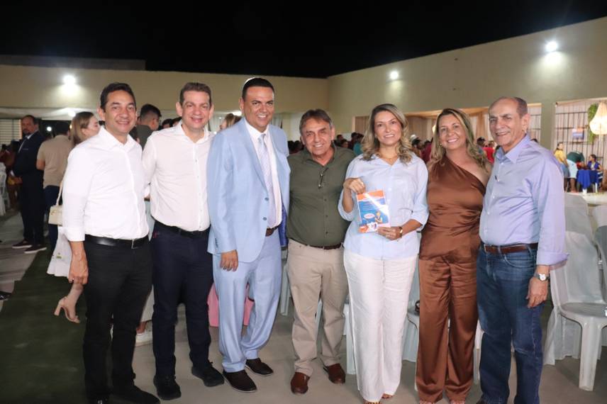 Prefeitura de São Raimundo Nonato entrega 945 títulos pelo 'Meu Pedacinho de Chão' Prefeitura de São Raimundo Nonato entrega 945 títulos pelo 'Meu Pedacinho de Chão'