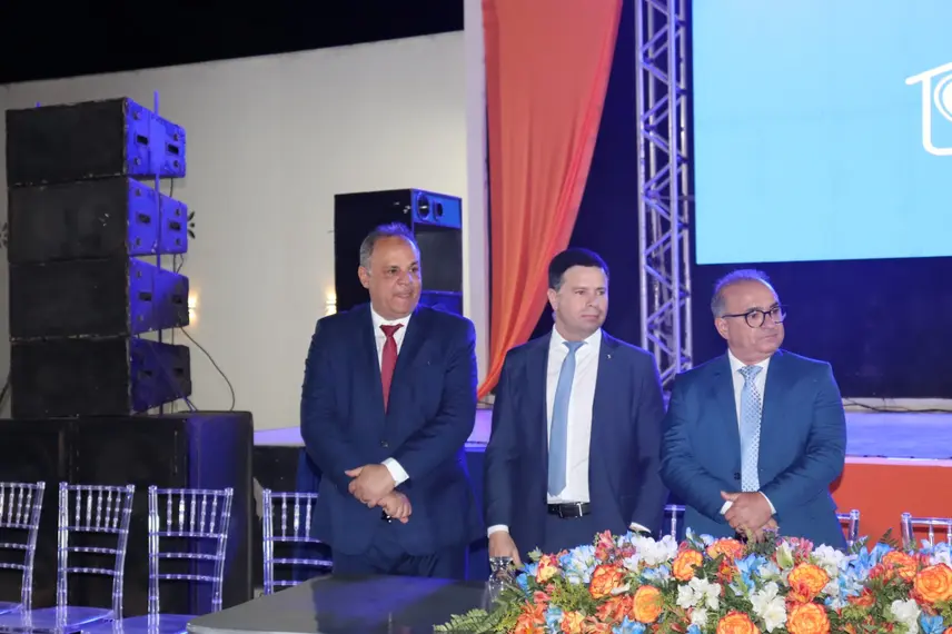 Prefeitura de São Raimundo Nonato entrega 945 títulos pelo 'Meu Pedacinho de Chão'