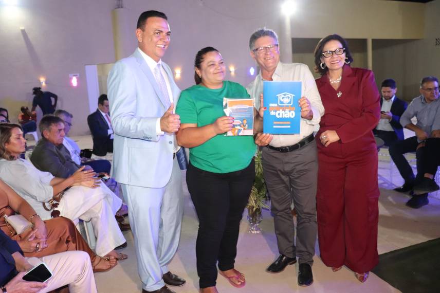 Prefeitura de São Raimundo Nonato entrega 945 títulos pelo 'Meu Pedacinho de Chão' Prefeitura de São Raimundo Nonato entrega 945 títulos pelo 'Meu Pedacinho de Chão'