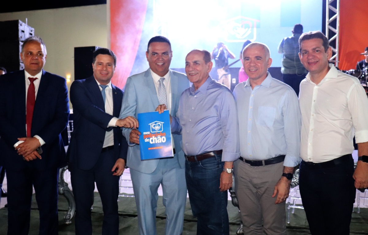 Prefeitura de São Raimundo Nonato entrega 945 títulos pelo 'Meu Pedacinho de Chão'