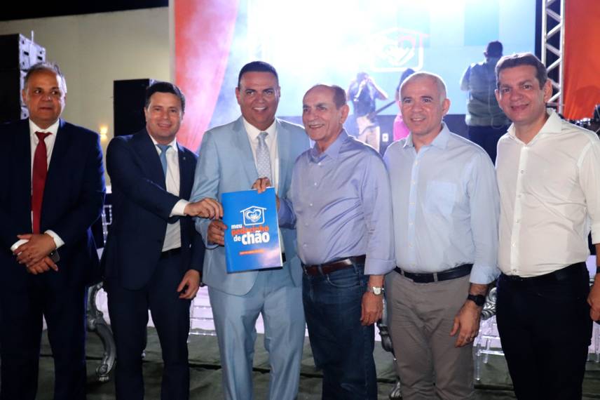 Prefeitura de São Raimundo Nonato entrega 945 títulos pelo 'Meu Pedacinho de Chão' Prefeitura de São Raimundo Nonato entrega 945 títulos pelo 'Meu Pedacinho de Chão'