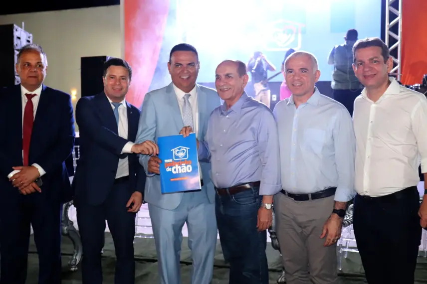 Prefeitura de São Raimundo Nonato entrega 945 títulos pelo 'Meu Pedacinho de Chão'