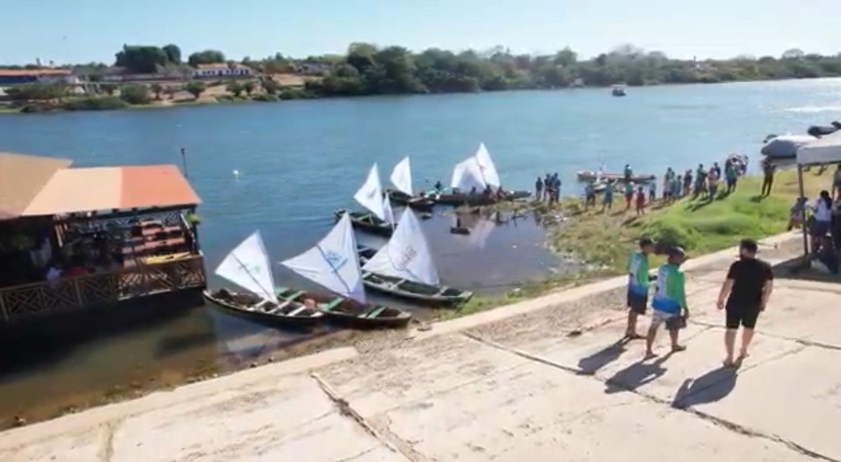 Regatas de Canoas encanta público e fortalece cultura em Floriano