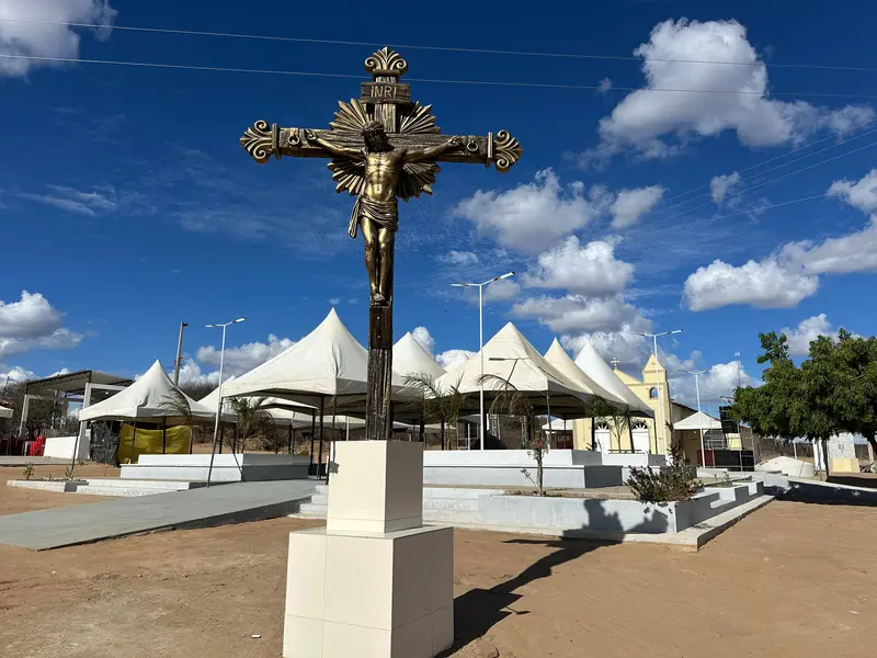 Turismo religioso impulsiona economia e fé em Dirceu Arcoverde, afirma Ramon Café