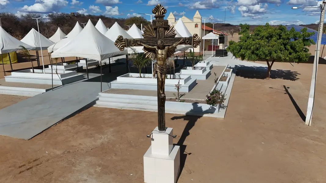 Turismo religioso impulsiona economia e fé em Dirceu Arcoverde, afirma Ramon Café