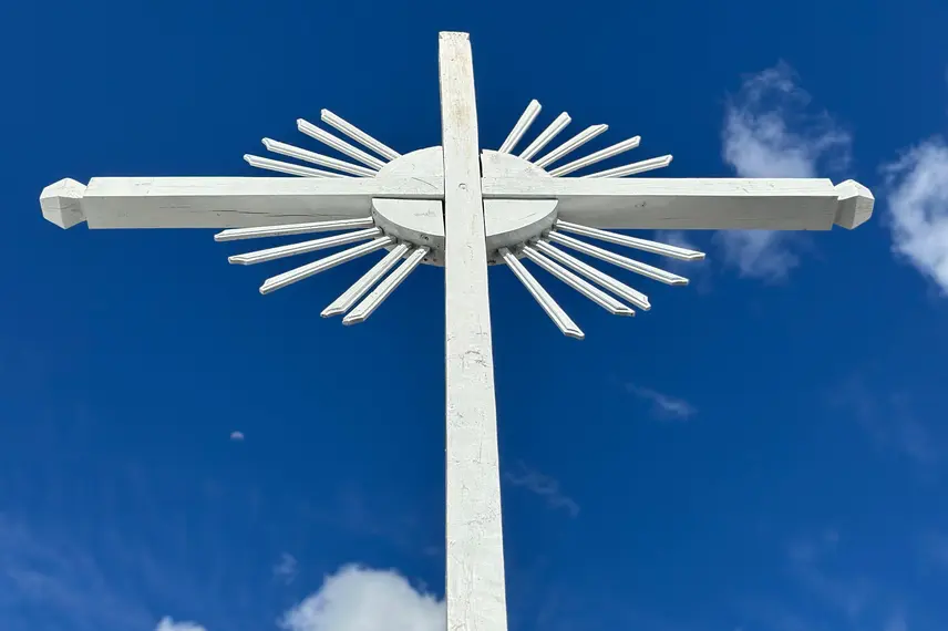 Turismo religioso impulsiona economia e fé em Dirceu Arcoverde, afirma Ramon Café