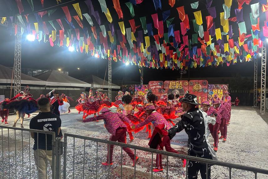 Última noite do 47º Encontro Nacional de Folguedos agita Teresina Última noite do 47º Encontro Nacional de Folguedos agita Teresina