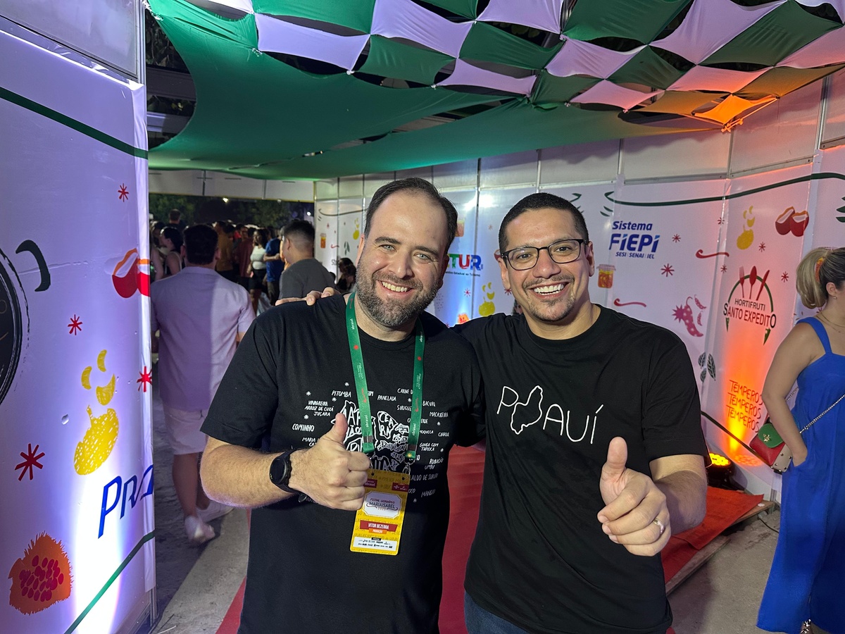 Vitor Bezerra (presidente da Abrasel) e Daniel Oliveira (secretário de turismo)