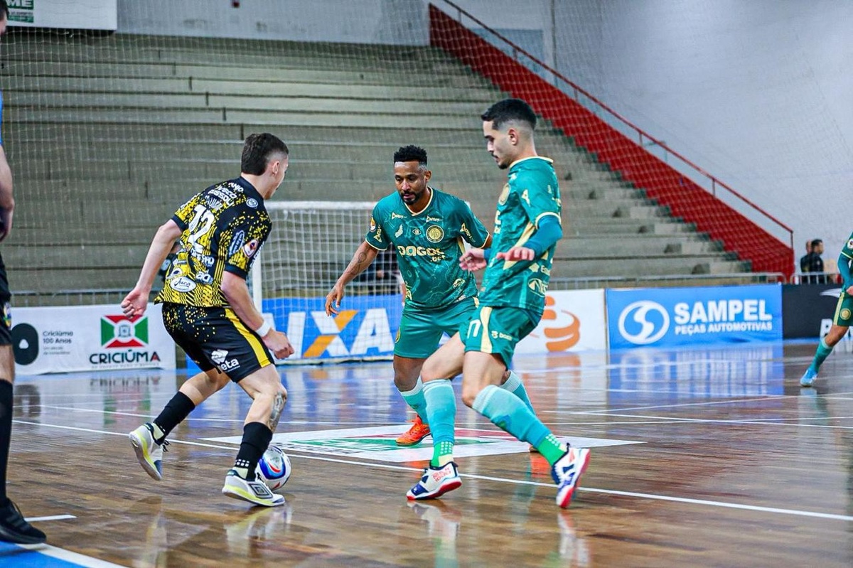 6 x 4 em Criciúma