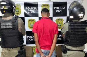 Adolescente é apreendido com oito tabletes de drogas durante abordagem em Oeiras (Foto: Divulgação/PMPI)