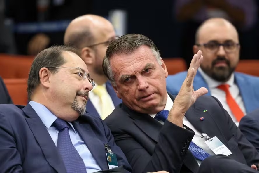 Advogado Celso Vilardi e o ex-presidente Jair Bolsonaro