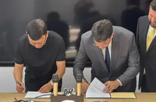 Assinatura de acordo para instalação de fábrica de equipamentos de fibra óptica no Piauí (Foto: Juliana Oliveira)