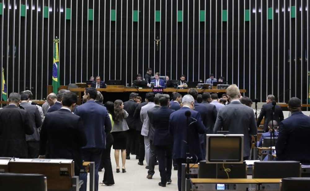 Câmara aprova projeto que proíbe cobrança para sindicatos na folha de aposentados