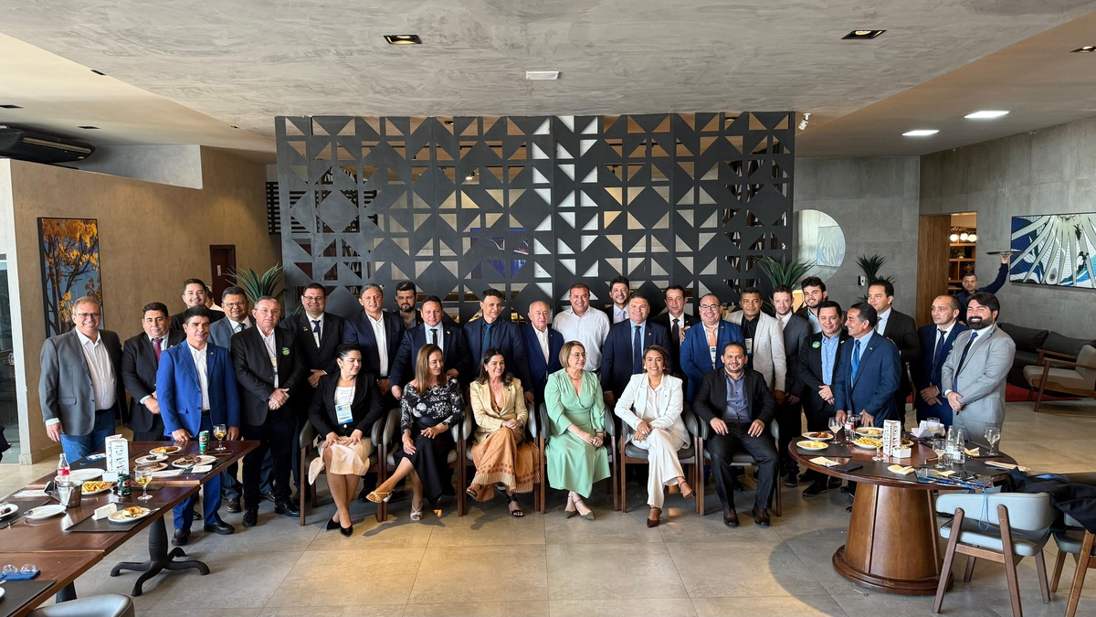 Caravana dos prefeitos reúne 1,5 mil gestores em Brasília por avanços fiscais