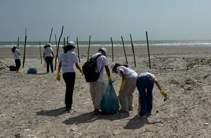 Companhia Porto Piauí mobiliza voluntários para Dia de Limpeza da Praia em Luís Correia (Foto: Eric Hudson/ Porto Piauí)