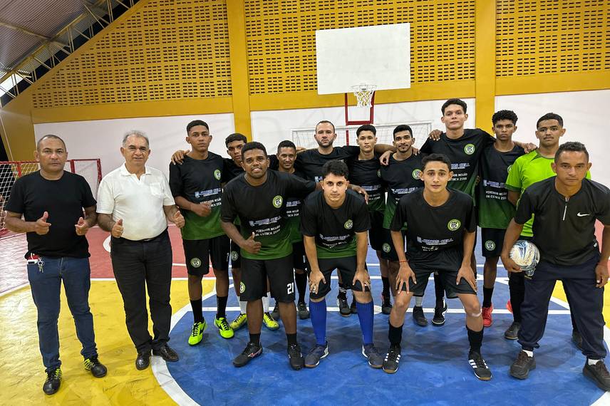 Comunidade celebra entrega da reforma do Ginásio Poliesportivo em Pau D'Arco do PI Comunidade celebra entrega da reforma do Ginásio Poliesportivo em Pau D'Arco do PI