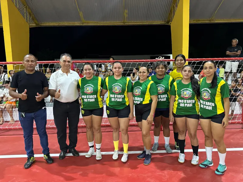 Comunidade celebra entrega da reforma do Ginásio Poliesportivo em Pau D'Arco do PI