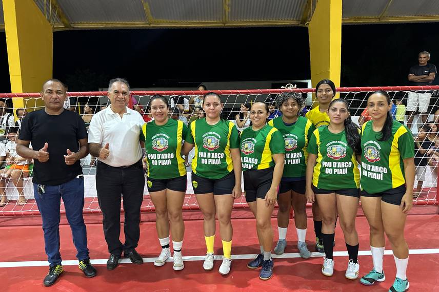 Comunidade celebra entrega da reforma do Ginásio Poliesportivo em Pau D'Arco do PI Comunidade celebra entrega da reforma do Ginásio Poliesportivo em Pau D'Arco do PI