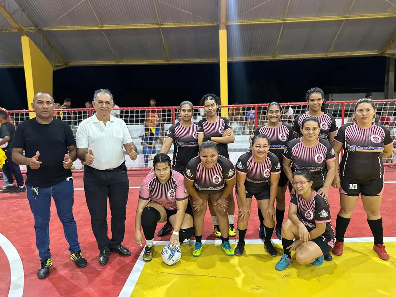 Comunidade celebra entrega da reforma do Ginásio Poliesportivo em Pau D'Arco do PI