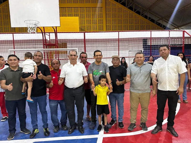 Comunidade celebra entrega da reforma do Ginásio Poliesportivo em Pau D'Arco do PI