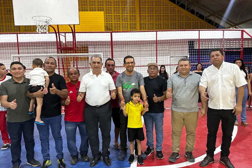 Comunidade celebra entrega da reforma do Ginásio Poliesportivo em Pau D'Arco do PI