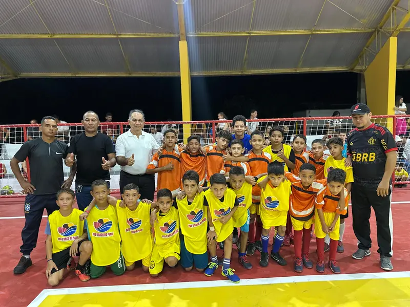 Comunidade celebra entrega da reforma do Ginásio Poliesportivo em Pau D'Arco do PI