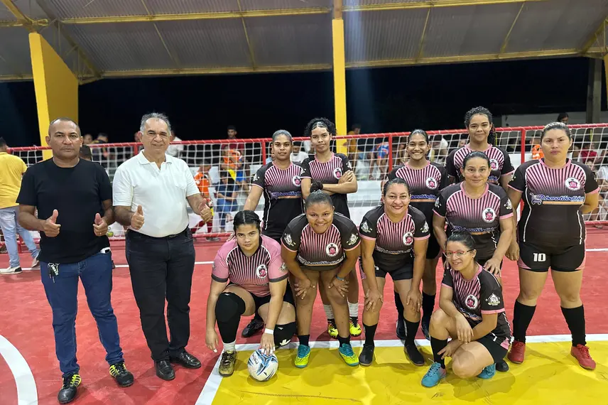 Comunidade celebra entrega da reforma do Ginásio Poliesportivo em Pau D'Arco do PI