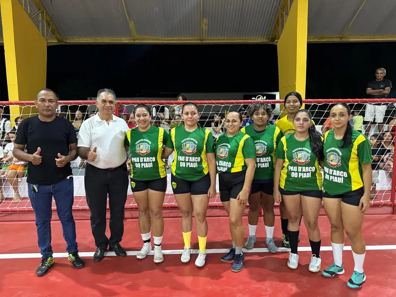 Comunidade celebra entrega da reforma do Ginásio Poliesportivo em Pau D'Arco do PI