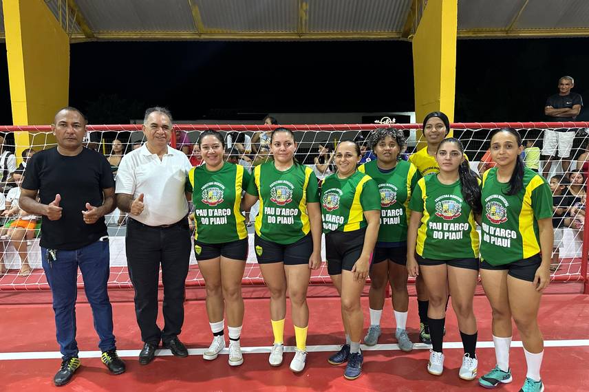 Comunidade celebra entrega da reforma do Ginásio Poliesportivo em Pau D'Arco do PI Comunidade celebra entrega da reforma do Ginásio Poliesportivo em Pau D'Arco do PI