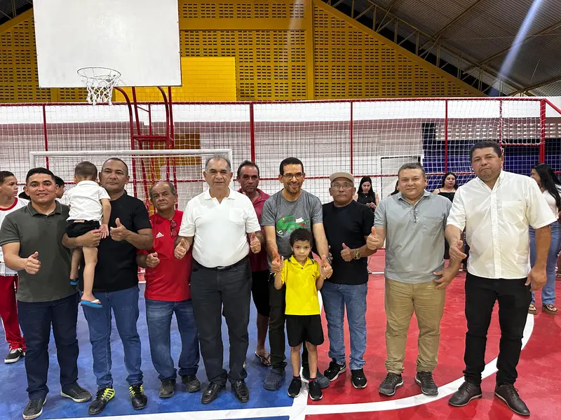 Comunidade celebra entrega da reforma do Ginásio Poliesportivo em Pau D'Arco do PI