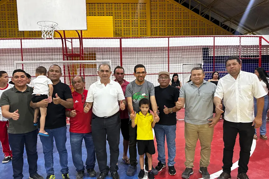 Comunidade celebra entrega da reforma do Ginásio Poliesportivo em Pau D'Arco do PI