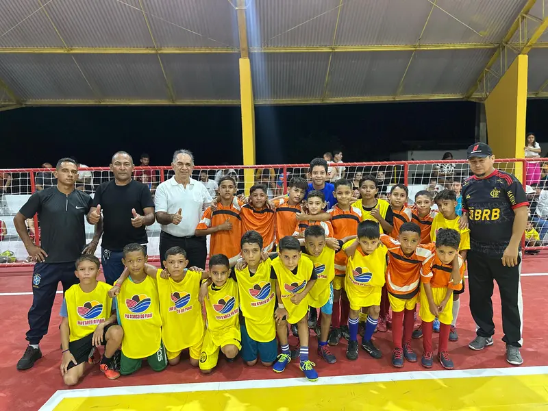 Comunidade celebra entrega da reforma do Ginásio Poliesportivo em Pau D'Arco do PI