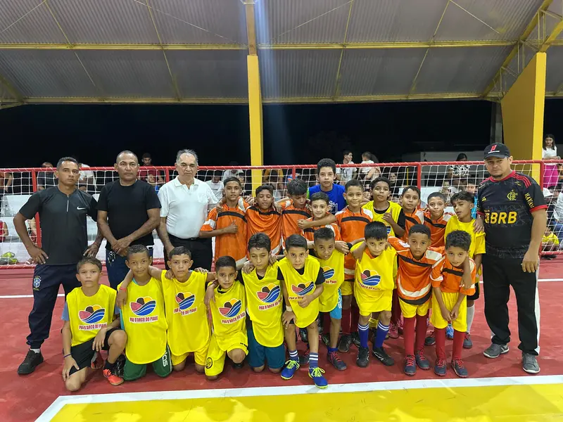 Comunidade celebra entrega da reforma do Ginásio Poliesportivo em Pau D'Arco do PI
