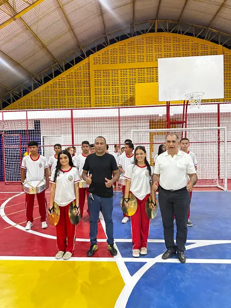 Comunidade celebra entrega da reforma do Ginásio Poliesportivo em Pau D'Arco do PI
