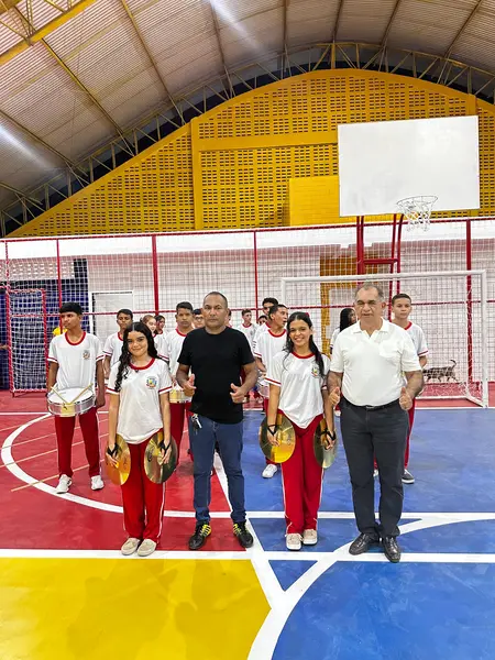 Comunidade celebra entrega da reforma do Ginásio Poliesportivo em Pau D'Arco do PI