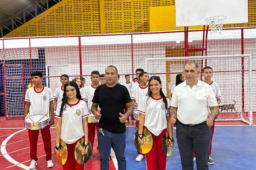 Comunidade celebra entrega da reforma do Ginásio Poliesportivo em Pau D'Arco do PI Comunidade celebra entrega da reforma do Ginásio Poliesportivo em Pau D'Arco do PI