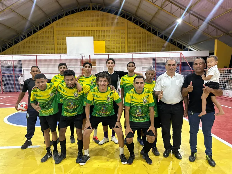 Comunidade celebra entrega da reforma do Ginásio Poliesportivo em Pau D'Arco do PI