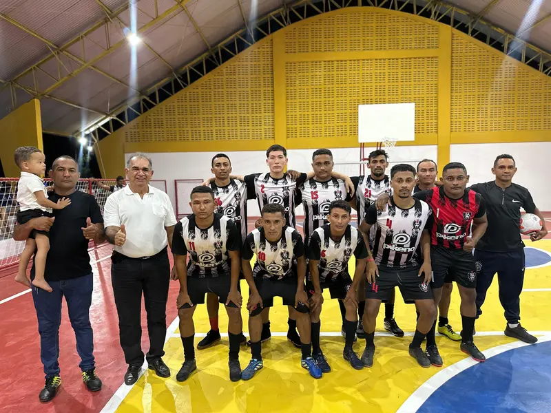 Comunidade celebra entrega da reforma do Ginásio Poliesportivo em Pau D'Arco do PI