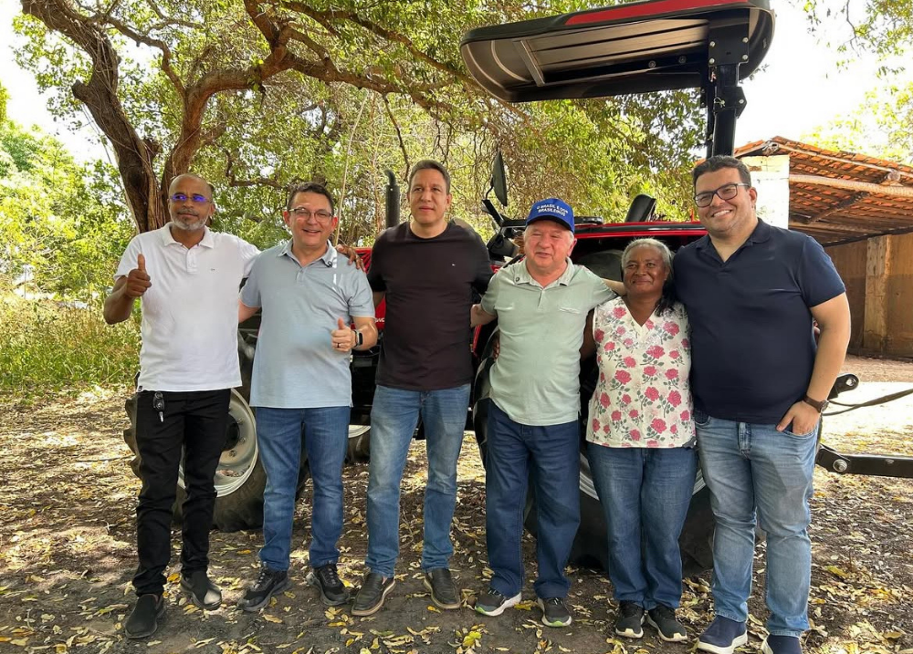 Comunidade de Passagem Franca recebe trator para fortalecer a produção agrícola